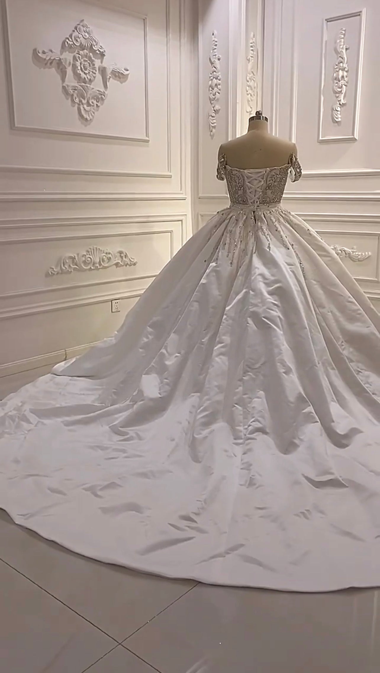 AM1024 Luxury Off Shoulder Crystal Beading 2 in 1 Wedding Dress