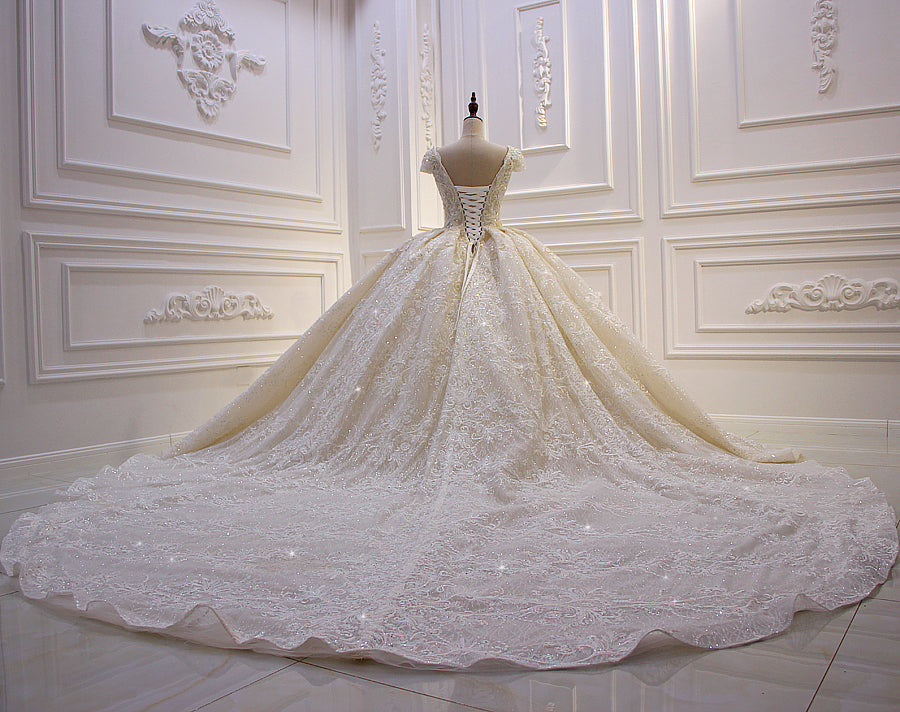 AM105 Short Sleeve Lace Appliques Crystal Luxury Empire Wedding Dress