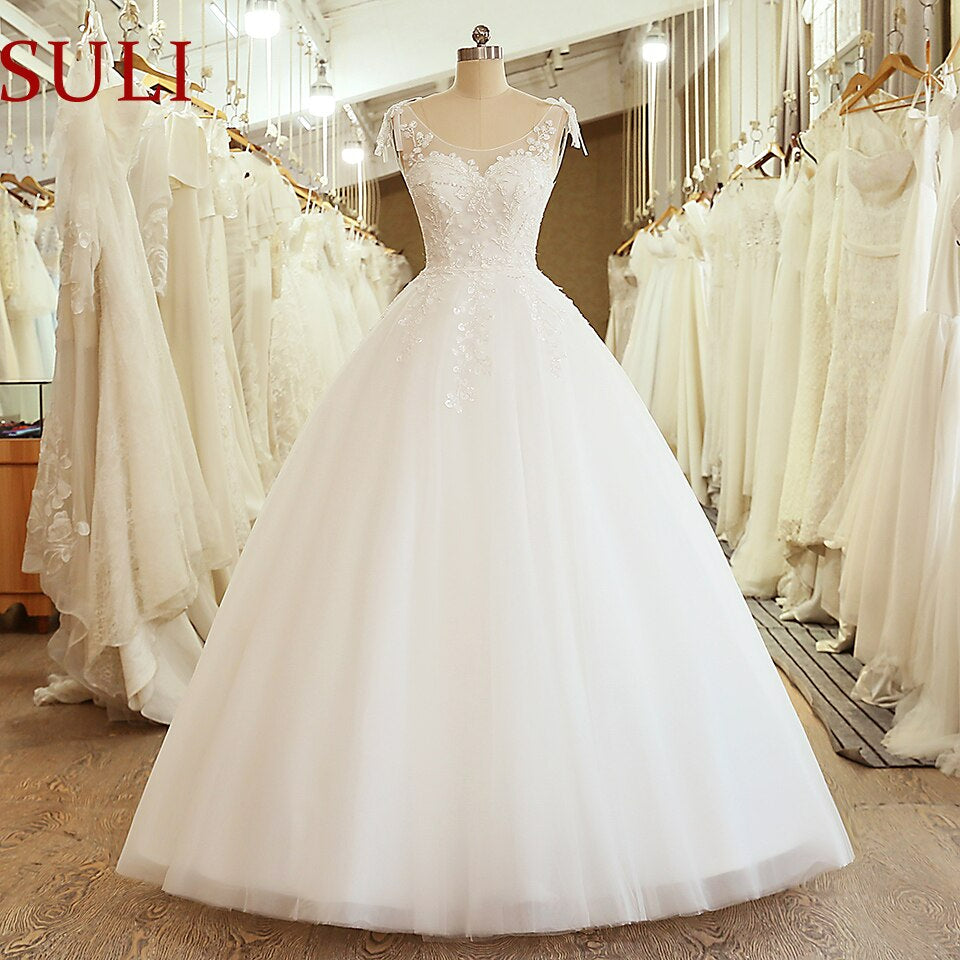 New Arrival Floor Length Sleeveless Wedding Bridal Gown Embroidery Lace Appliques Ball Gown Wedding Dress