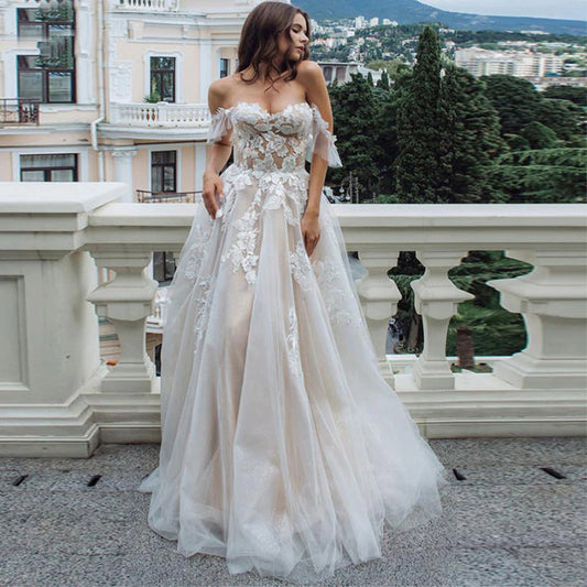 Sexy Sweetheart A Line Wedding Dresses Off Shoulder Champagne Liner Tulle Appliques Sleeveless Bridal Gowns Womens Formal