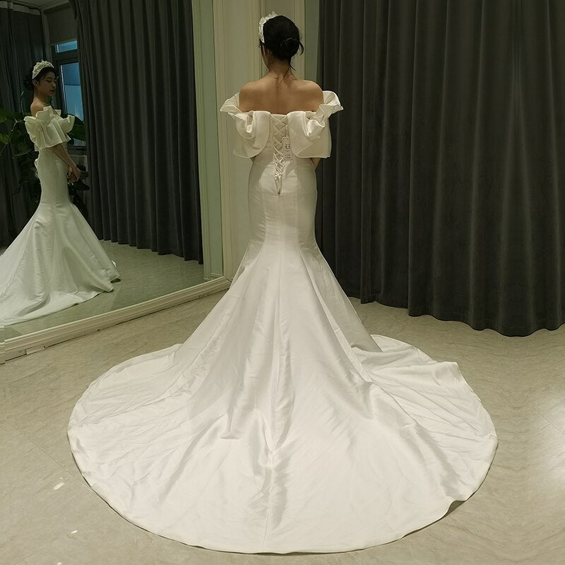Satin mermaid wedding dress sample ruffle bridal gowns off white wedding gowns bridal dress