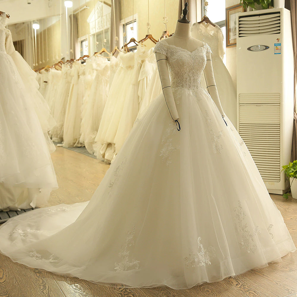 Vintage Off the Shoulder Wedding Dress Lace Up Back Applique Bridal Ball Gowns Affordable Wedding Dress