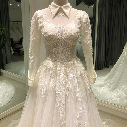 Luxury Appliques Long Sleeve Beaded A-Line Wedding Dress Romantic High Neck buttons Vintage Bride Gown Plus Size