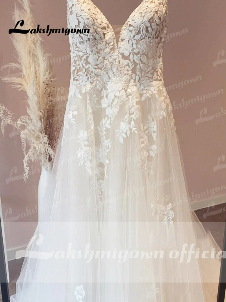 Spaghetti Straps Vintage Lace Wedding Dress With V Neckline Bride Dress Tulle Beach Bridal Gown trouwjurk