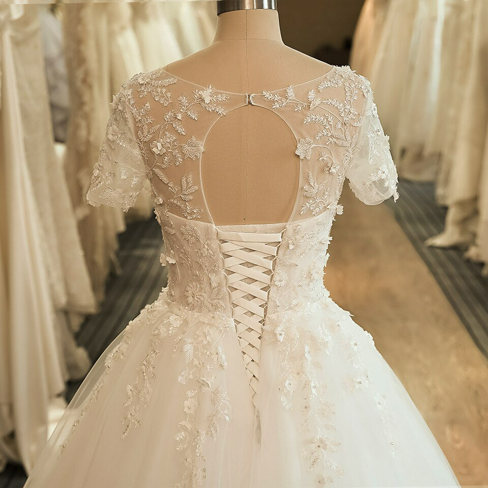 New Arrival Short Sleeve Wedding Bridal Gown Embroidery Lace Appliques Ball Gown Wedding Dress