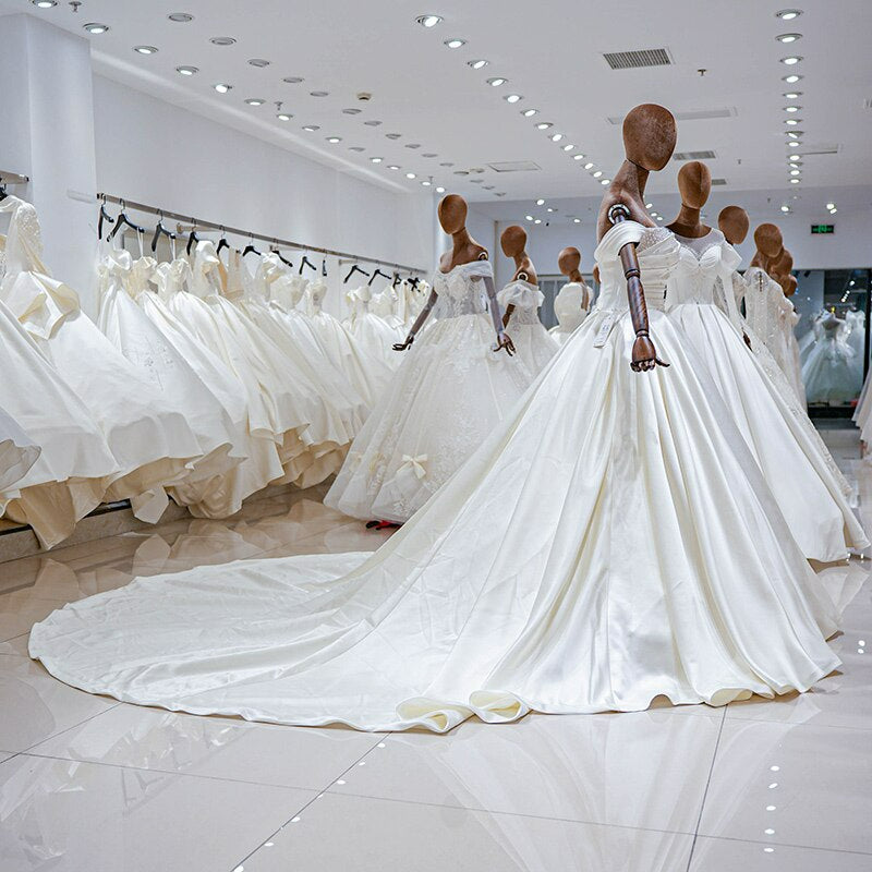 Sweetheart Crystalss Ball Gown Wedding Dress See Through Long Sleeve -up  Princess Chapel Train Wedding Gowns | Newarrivaldress.com