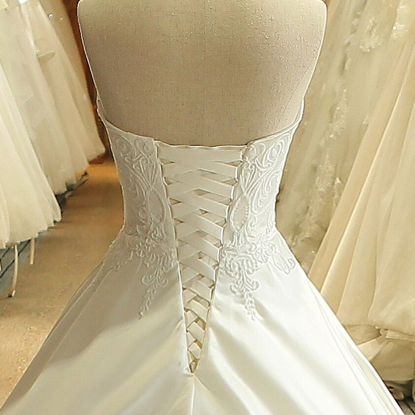 Princess Simple Chapel Train Bridal Gowns Corset Embroidery Satin Wedding Dress Aiso Bridal Wedding Dress