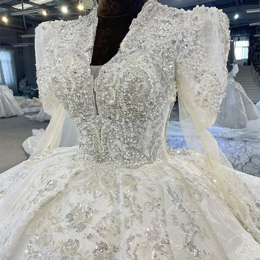 Keyhole Back Shiny Crystal Beaded Shinning Ball Gown Wedding Dress