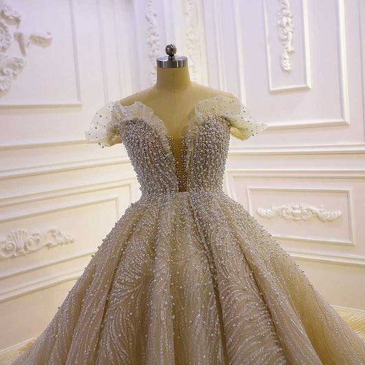 AM998 Special Design Floral Pearls Lace Shinning Low Cut Luxury Wedding Dress