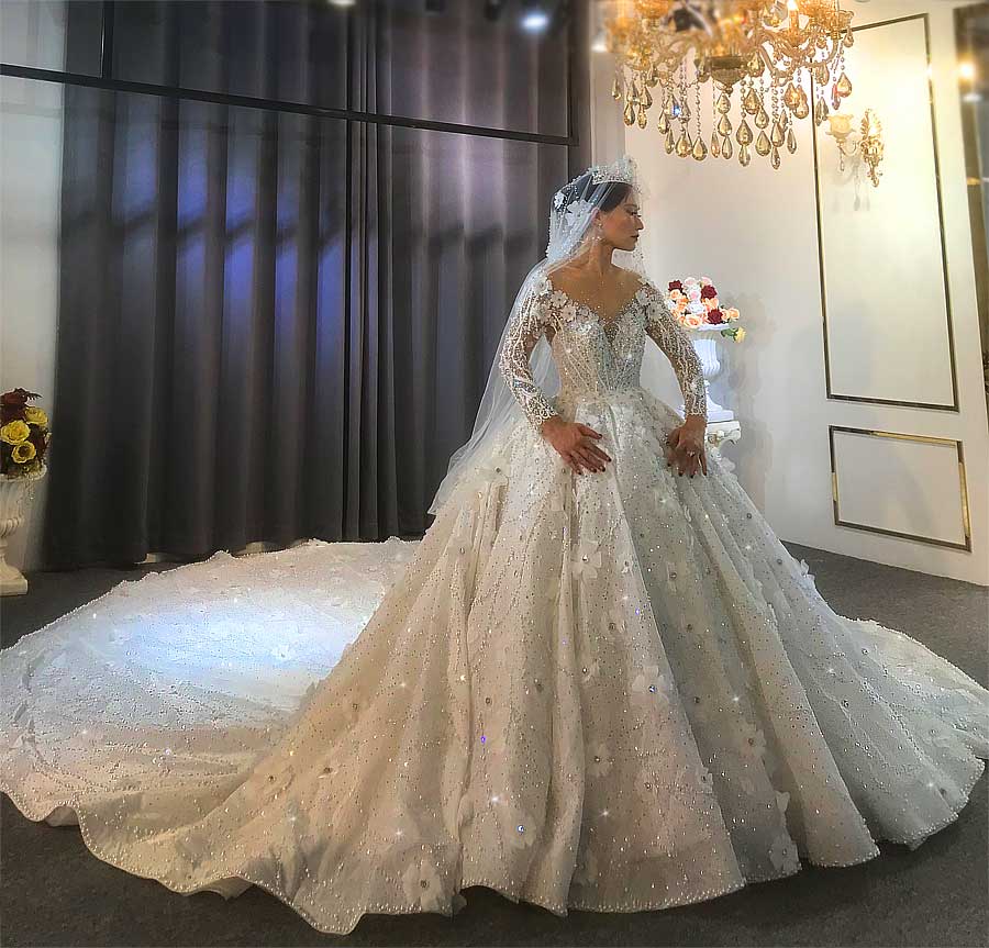 3D Flower Applique Shiny Crystal Beading Ball Gown Wedding Dress Luxury Couture Affordable Custom Made Wedding Dress