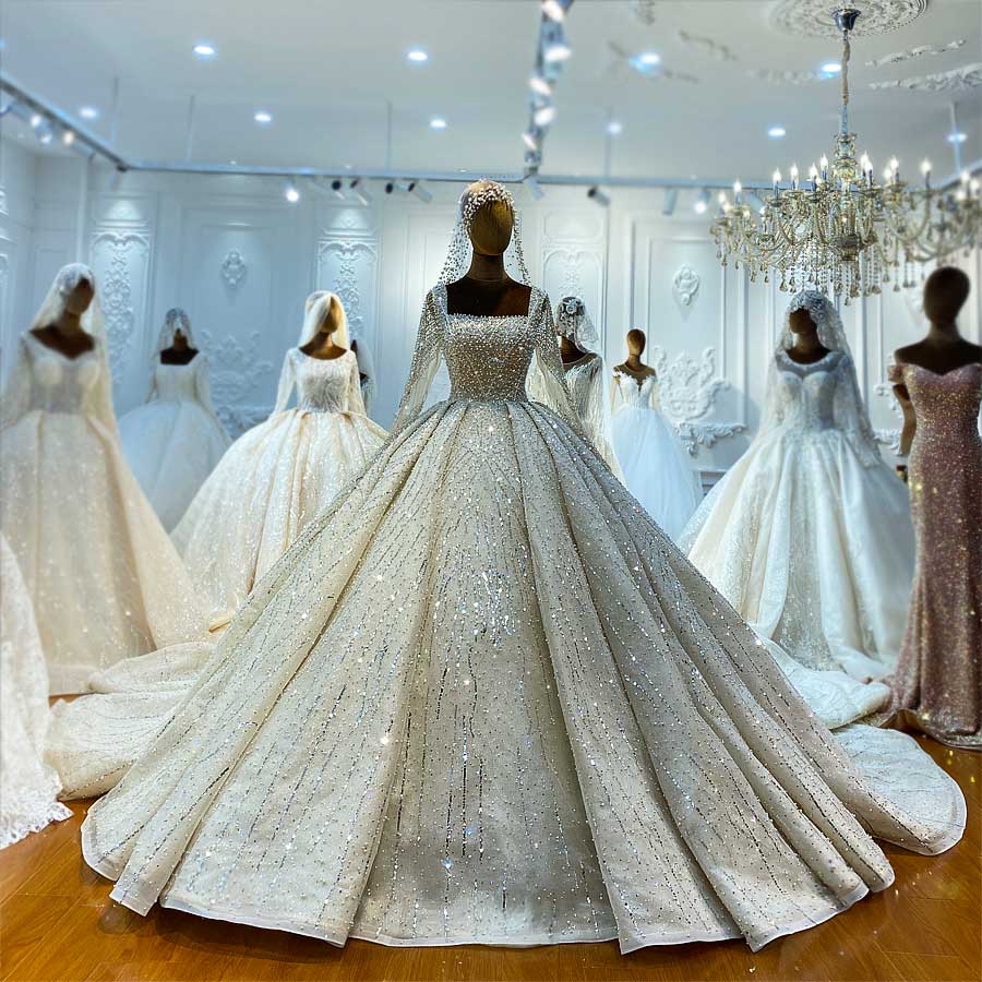1/2 Sleeves Bridal Ball Gown Lace Beaded Custom Arabic Wedding Dress  SA20178 - China Wedding Gowns and Bridal Dresses price | Made-in-China.com