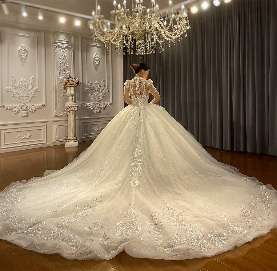NS4484 Long Sleeves Lace Appliqued Off White Luxury ball gown Wedding Dress