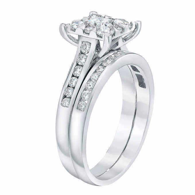 Round Brilliant 1.10 ctw VS2 Clarity, I Color Diamond 14kt White Gold Wedding Set