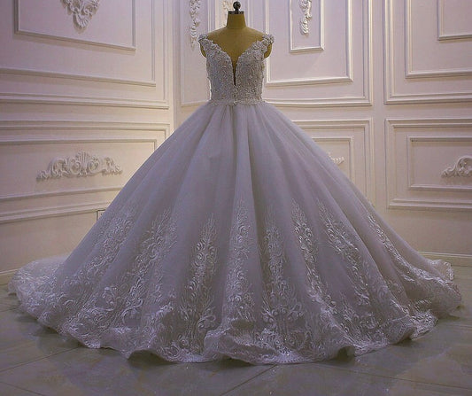 AM712 Cap Sleeve Deep V-neck Lace Appliques Wedding Dress