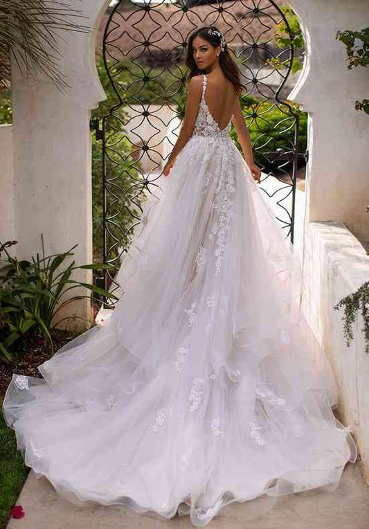 Long Boho A-Line Backless Wedding Dress 3D Flowers Spaghetti Straps Floor Length Princess Wedding Gown